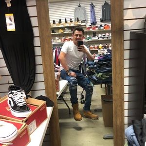 Meet your Posher, Manuel